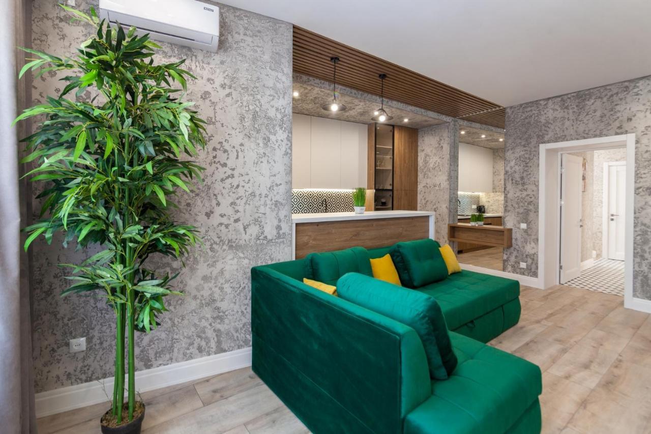 Royal Vip Apartment On Pidmurna 24 リヴィウ エクステリア 写真